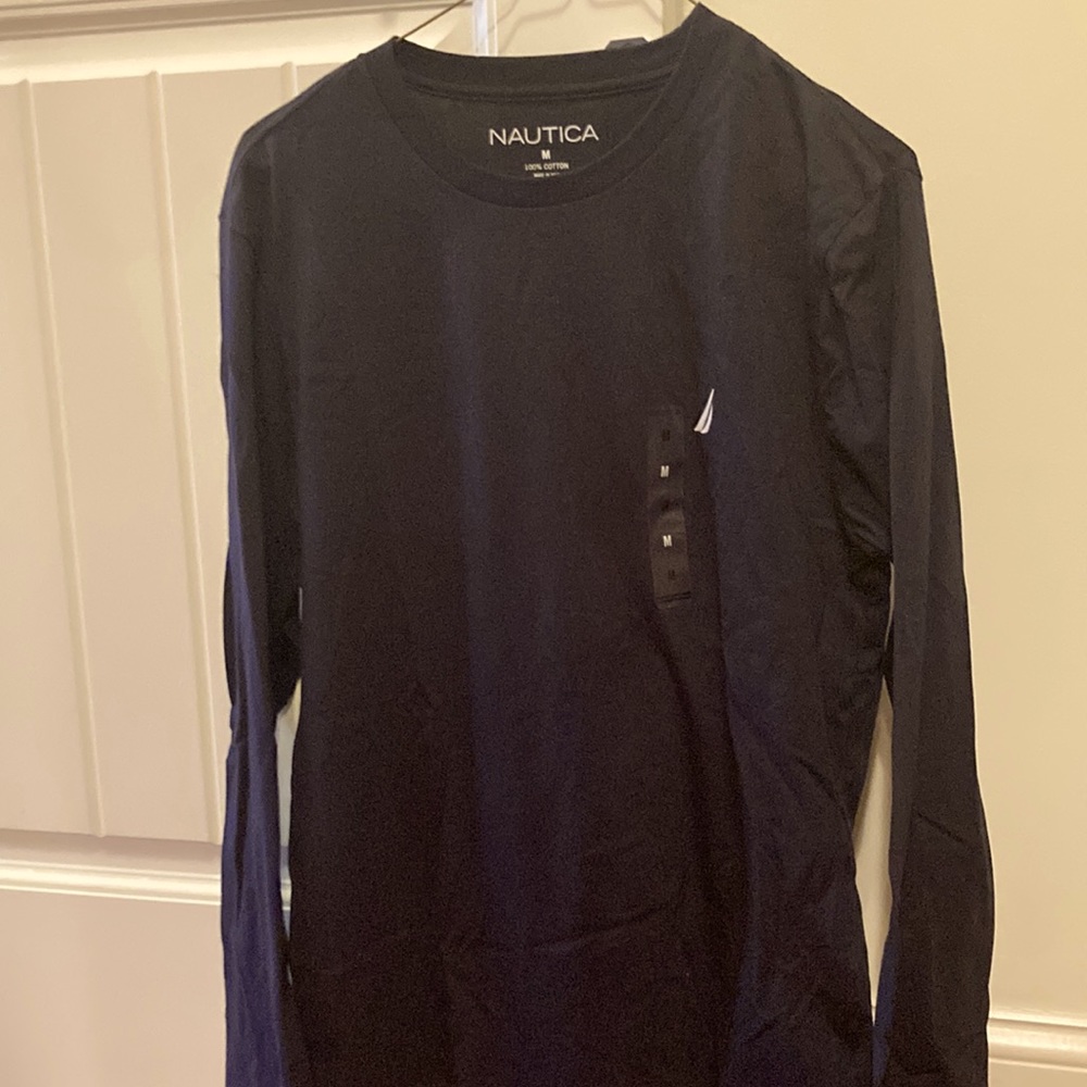 Nautica men’s navy long sleeve shirt.  Medium.  100% cotton.